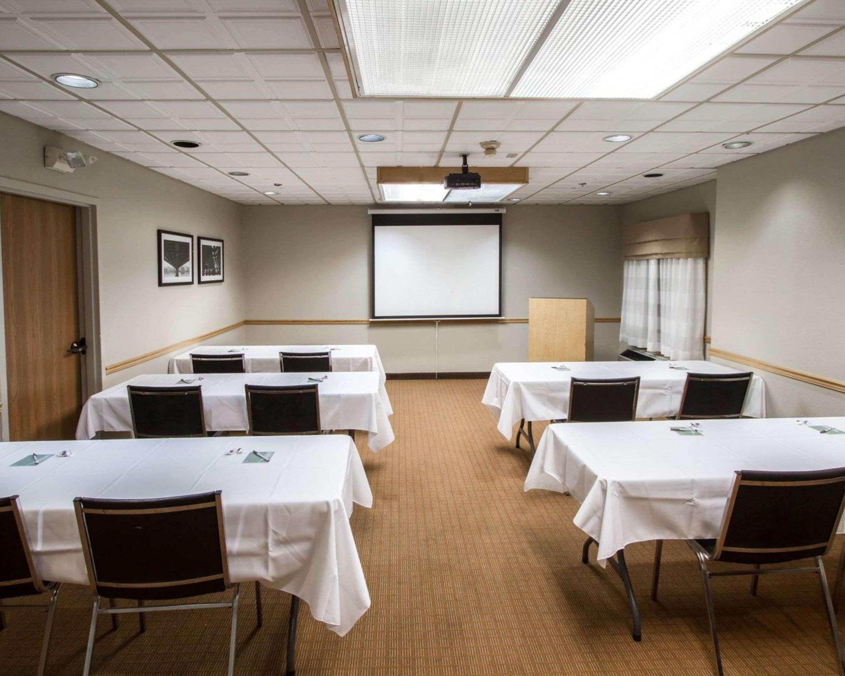 Sleep Inn & Suites Buffalo Airport Cheektowaga Eksteriør billede