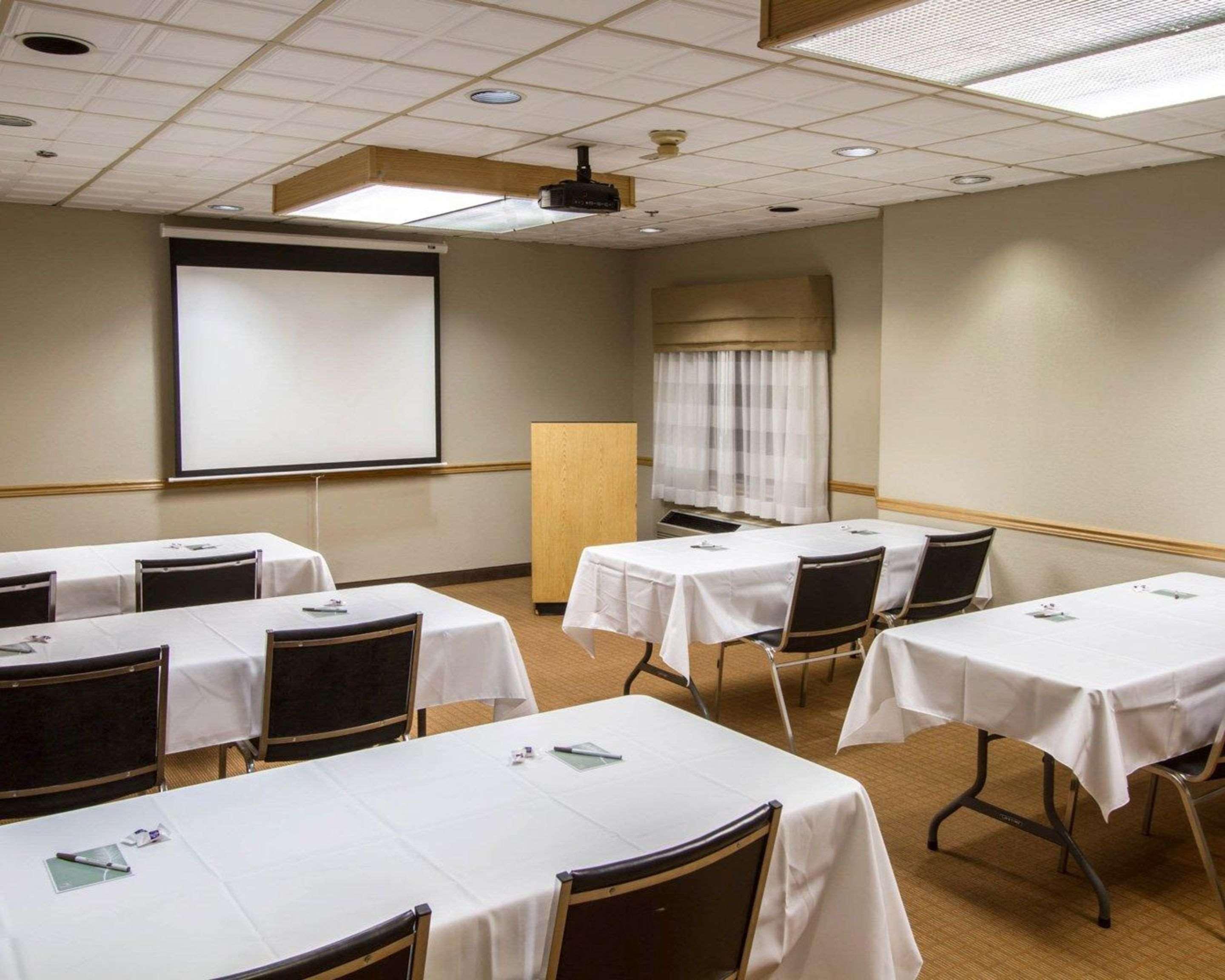 Sleep Inn & Suites Buffalo Airport Cheektowaga Eksteriør billede