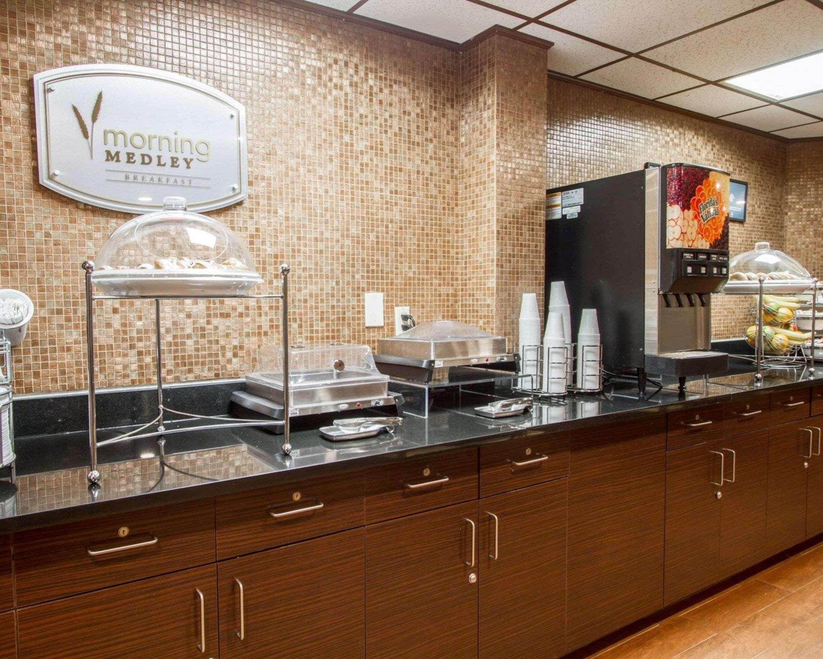 Sleep Inn & Suites Buffalo Airport Cheektowaga Eksteriør billede